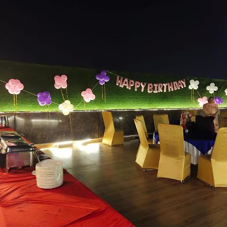 Airport Hotel Bollywood Paradise ニューデリー エクステリア 写真