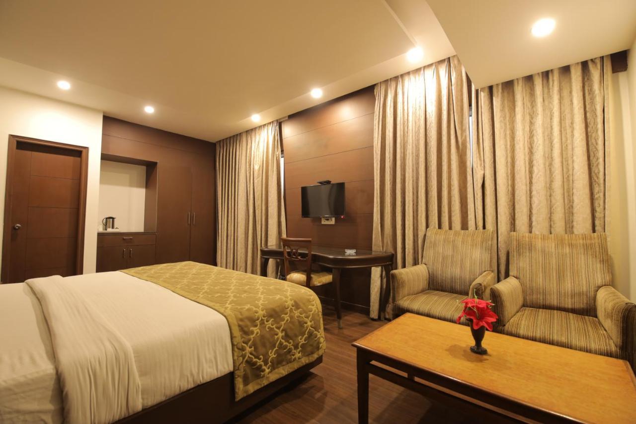 Airport Hotel Bollywood Paradise ニューデリー エクステリア 写真