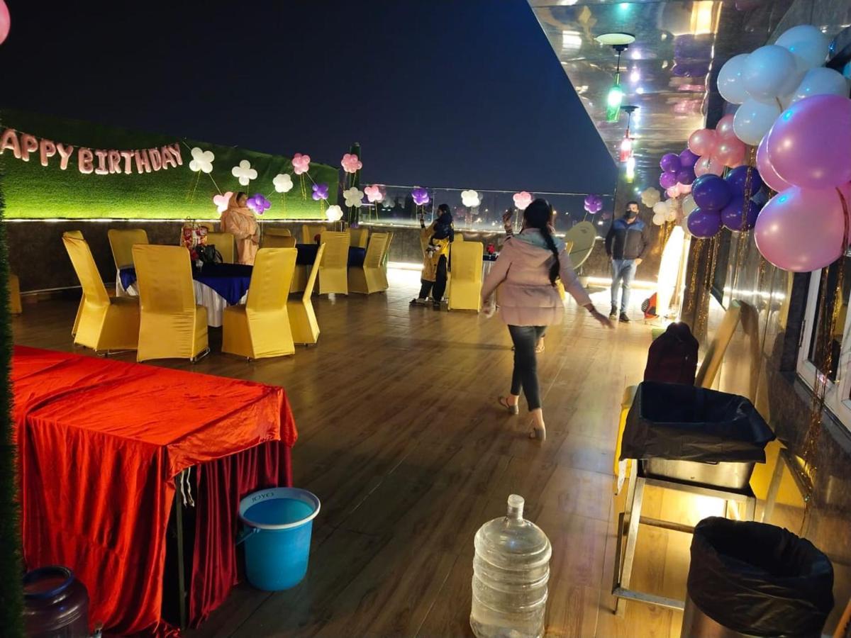 Airport Hotel Bollywood Paradise ニューデリー エクステリア 写真