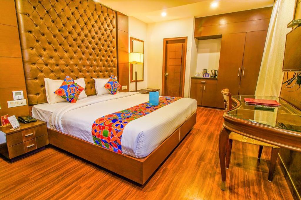 Airport Hotel Bollywood Paradise ニューデリー エクステリア 写真